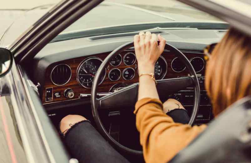 Préparer sa voiture pour un long voyage : astuces et check-list pour partir sereinement