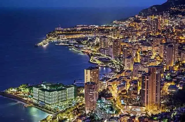 Visitez Monaco au départ de Nice en voiture