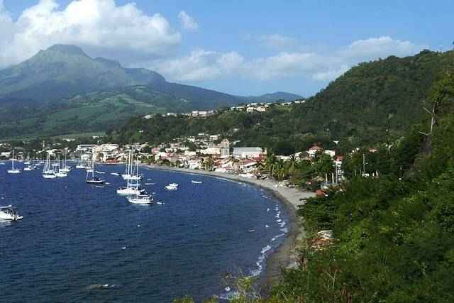 Explorer la Martinique et la Guadeloupe : votre guide pour une location de voiture réussie
