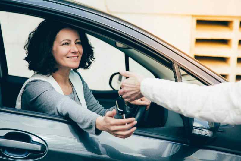 Les avantages de réserver votre voiture en ligne avant d'arriver à l'aéroport de Martinique