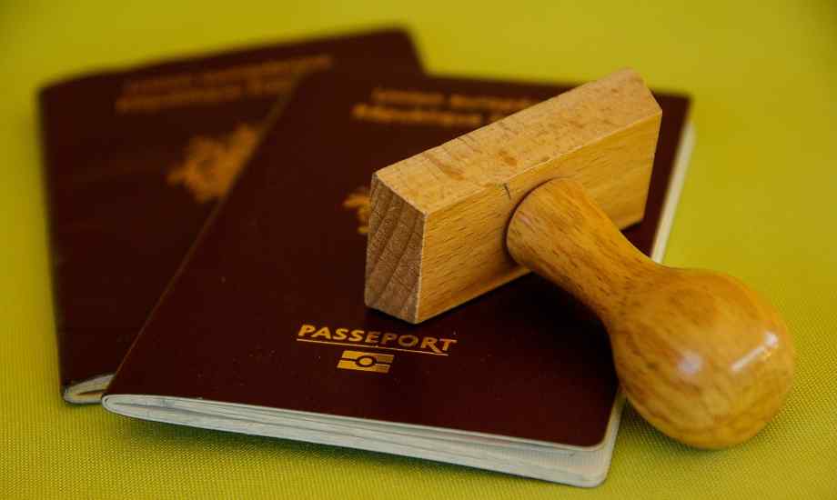 Quelles sont les solutions alternatives pour voyager sans passeport ?