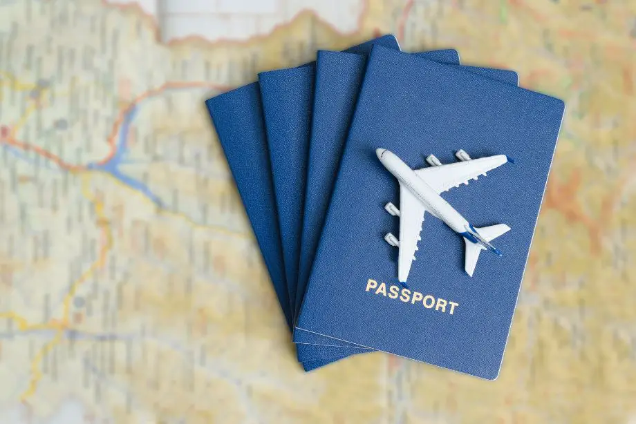 Combien de temps pour obtenir un passeport en France ? Découvrez les délais actuels et astuces pour l’accélérer