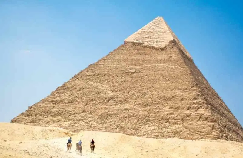 La pyramide de Kheops : la seule encore debout CAF de Nice