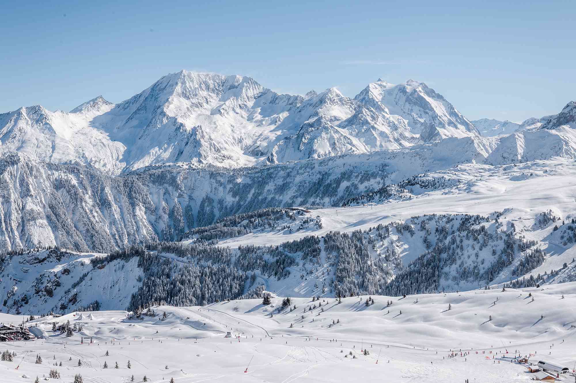 This Après-ski Paradise in the French Alps Has More Than 300 Runs