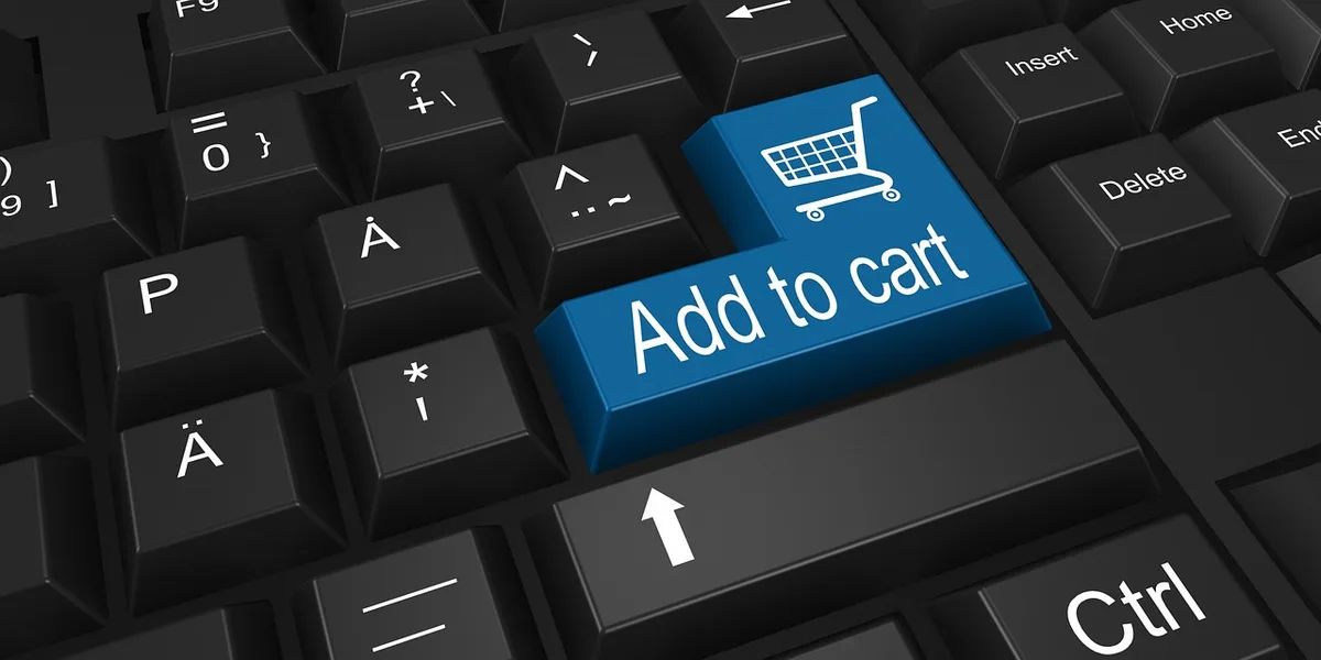 Boutons d'achat et rappel d'affiliation près des liens commerciaux sur une page web